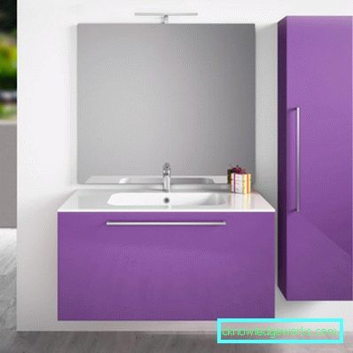 Violet bathroom - an unusual color design solution