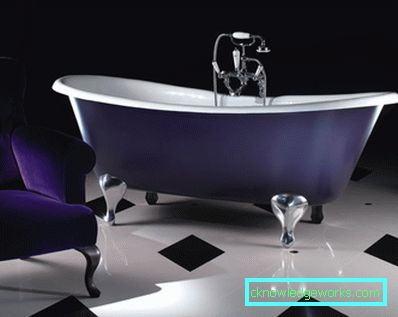 Violet bathroom - an unusual color design solution