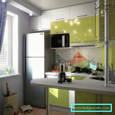 Design a small kitchen area of ​​7 square. m with fridge