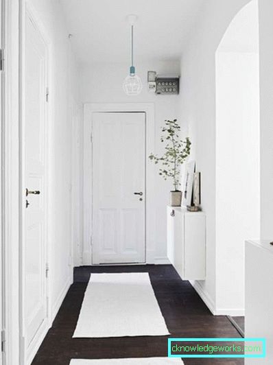 Design of a narrow corridor in the apartment - real photos