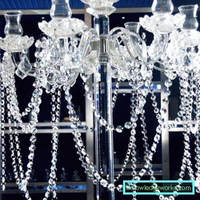 217-Crystal chandeliers in the interior