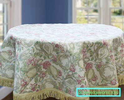 Round tablecloth for the kitchen table Round tablecloth for the kitchen table