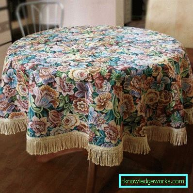 Round tablecloth for the kitchen table Round tablecloth for the kitchen table