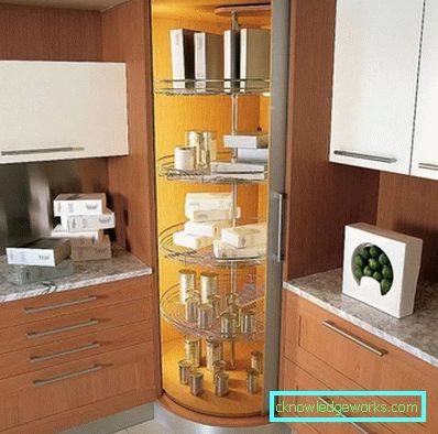 Floor standing freestanding cupboard