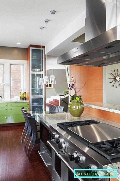 Orange kitchen in the interior - a successful combination