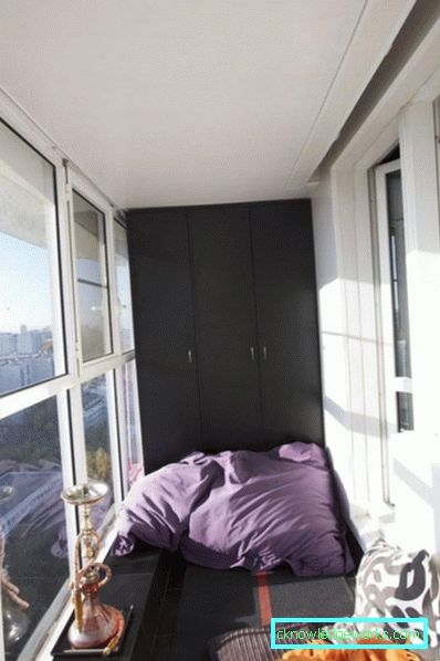 210-Lighting on the balcony - make out