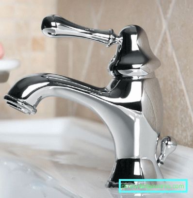 Retro style faucets: a fashionable old man in the bathroom